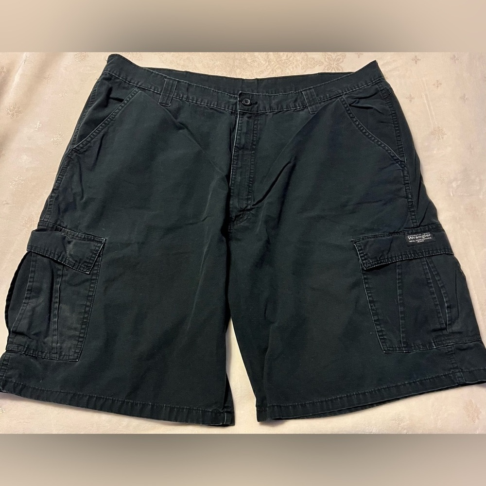 UC Wrangler’s Black Cargo Shorts Men’s size 40